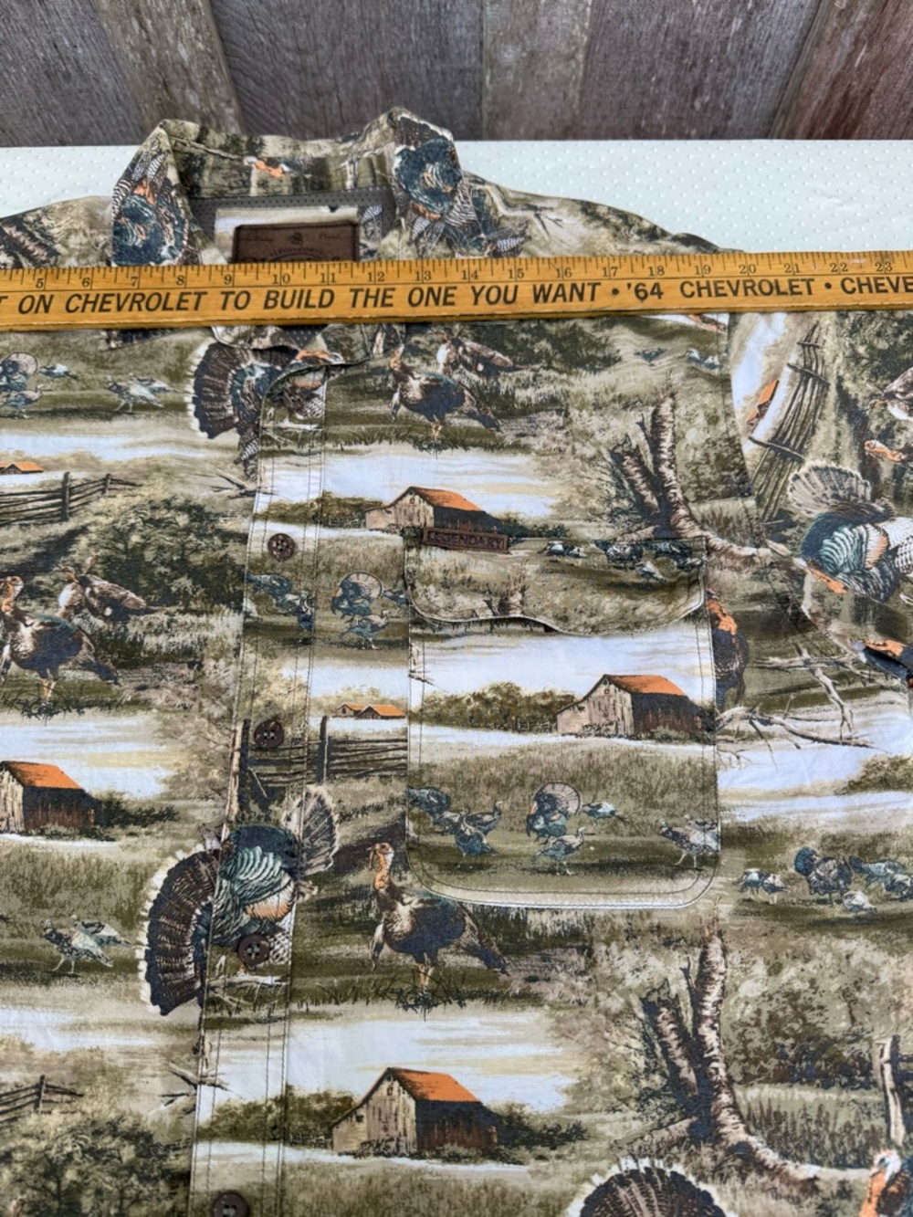 Legendary Whitetail men’s short sleeve button down shirt size L. Turkeys - Picture 6 of 9